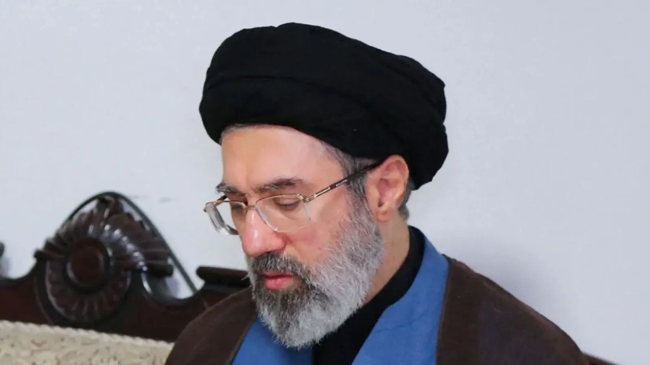 Iran-Israel War: कौन हैं Mojtaba Khamenei जो संभालेंगे ईरान का सबसे ताकतवर पद