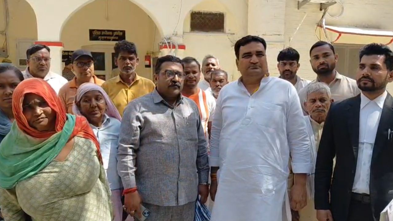 गांव में कौन कर रहा है मुजफ्फरनगर प्राधिकरण के नाम पर वसूली? खुली बड़ी पोल