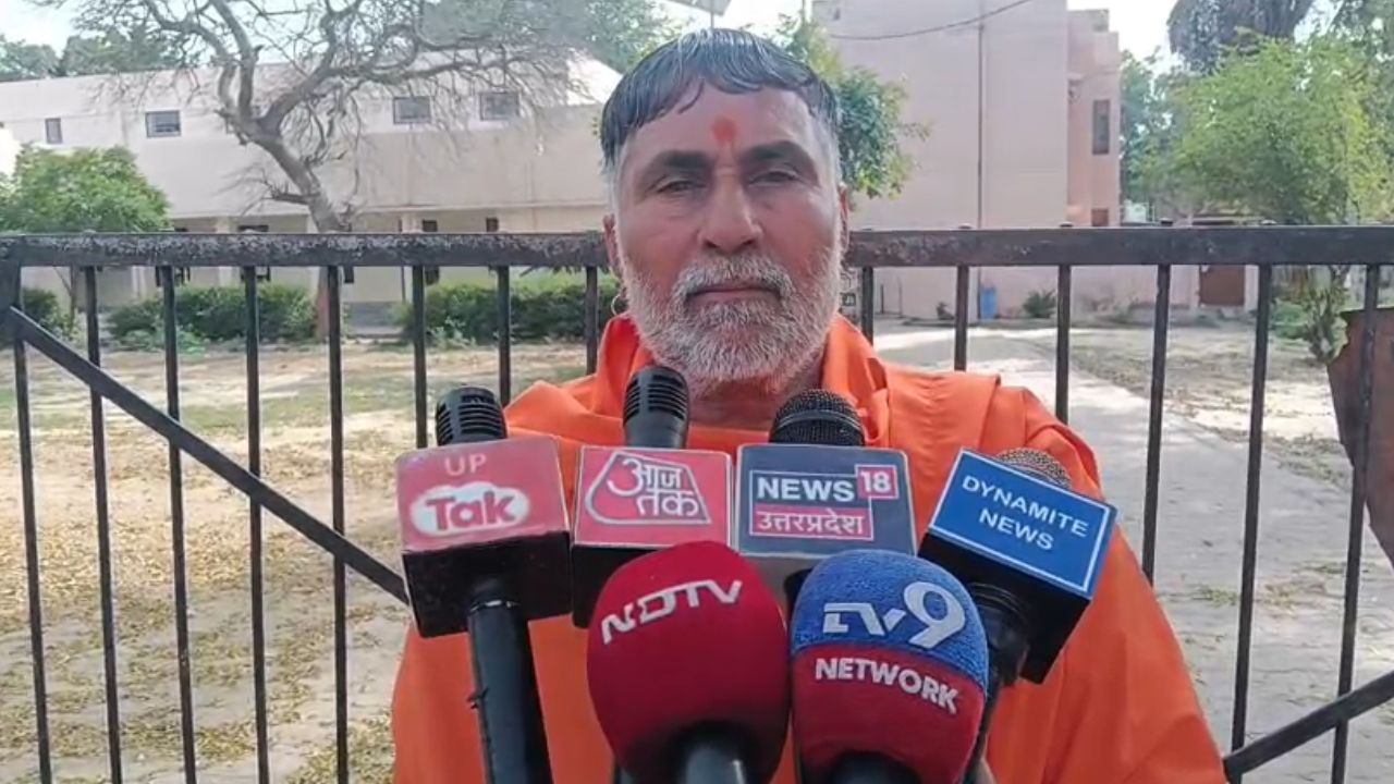 महाकुंभ की Monalisa को फरमान खान से शादी करना पड़ा भारी, संत समाज ने जताई कड़ी आपत्ति