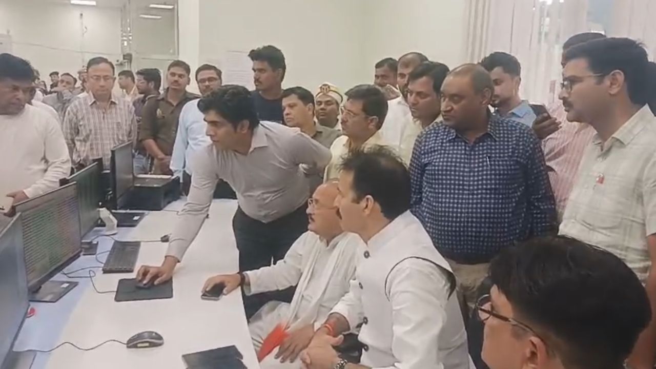 सोनभद्र: ओबरा थर्मल प्लांट में जांच टीम की एंट्री, मशीनों के मेंटेनेंस पर हुई चर्चा