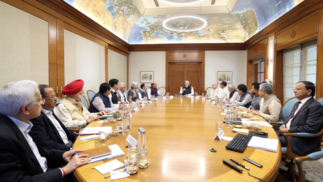 तेल-गैस संकट पर PM Modi की हाई-लेवल बैठक,  होर्मुज के चक्रव्यूह को तोड़ने की रणनीति पर मंत्रियों संग मंथन जारी