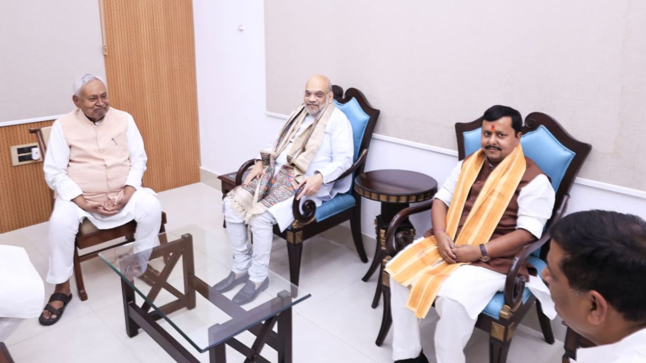 नीतीश कुमार ने राज्य सभा के लिए किया नामांकन, बिहार में नये मुख्यमंत्री की तलाश तेज, जानिये किसके सिर सजेगा CM का ताज?