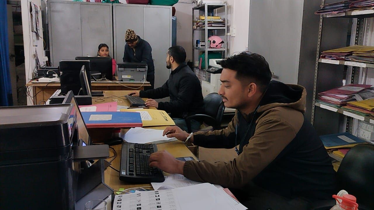 पौड़ी में मतदाताओं की जानकारी के लिए जन सहायता केन्द्र स्थापित, टोल-फ्री नंबर जारी; जानिये सबकुछ