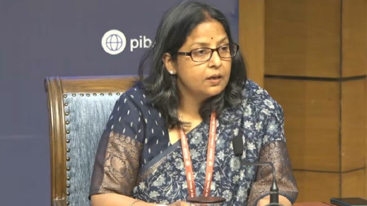 एलपीजी संकट पर सरकार का बयान: अफवाहों पर विश्वास न करें, सिलेंडर की डोरस्टेप डिलीवरी का इंतजार करें