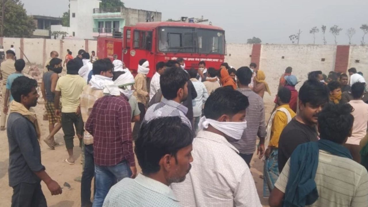 Prayagraj Cold Storage Blast: प्रयागराज के कोल्ड स्टोरेज में अमोनिया टैंक फटा, छत गिरी; 15 से ज्यादा मजदूर मलबे में दबे
