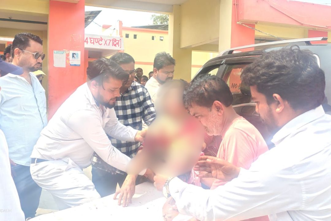 Road Accident: लोगों की जान बचाने वाले ने ही विकलांग महिला को मारी टक्कर, पढें पूरी खबर