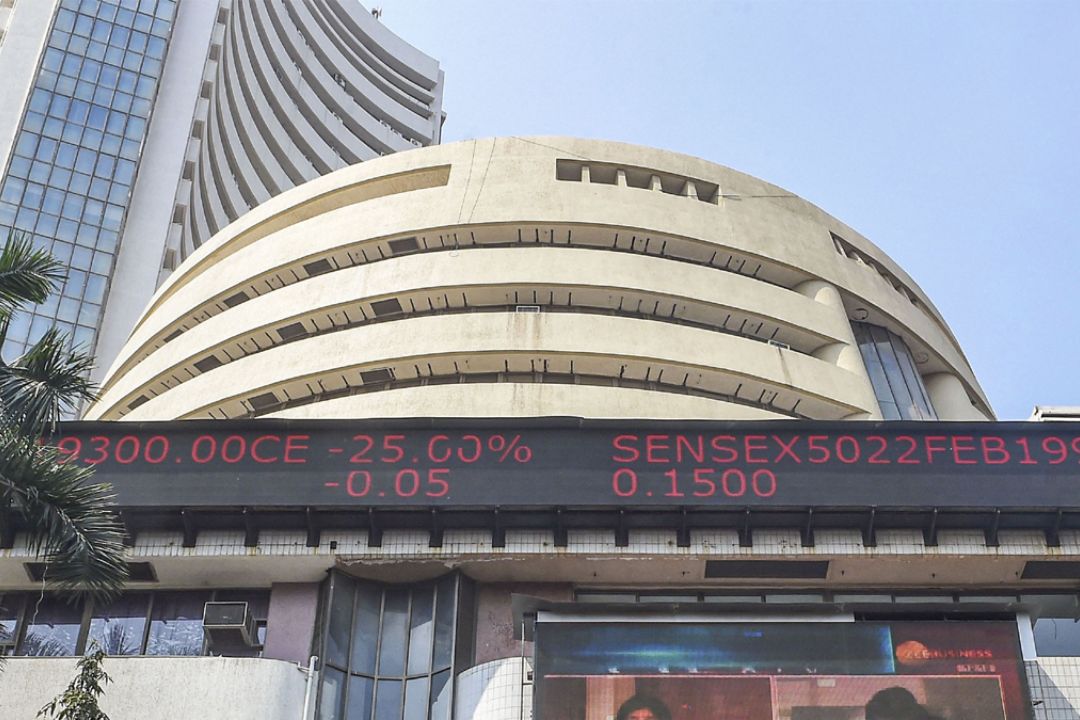 Stock Market Today: सुबह गिरावट, फिर जोरदार वापसी… सेंसेक्स चढ़ा, निफ्टी 23,235 पार…