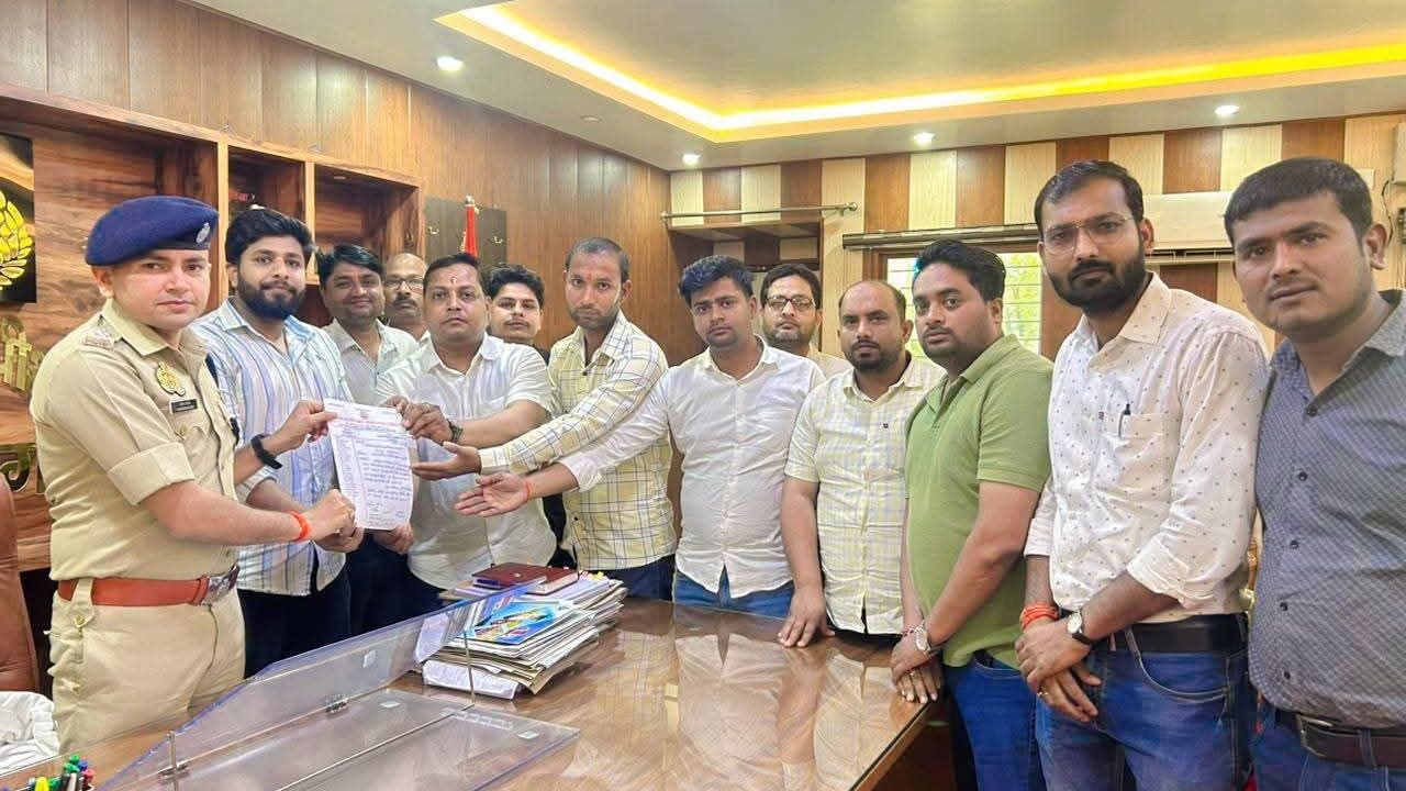 सिसवा नगर में चौकी के स्थानांतरण पर विराम, व्यापारियों ने उठाई आवाज; एसपी ने तुरंत दिए ये निर्देश