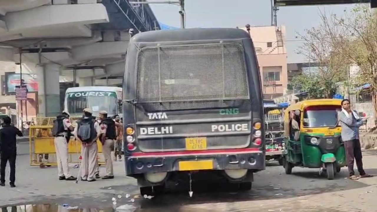 Tarun Murder Case: उत्तम नगर में ईद पर सुरक्षा कड़ी, 1500 से ज्यादा पुलिस बल तैनात