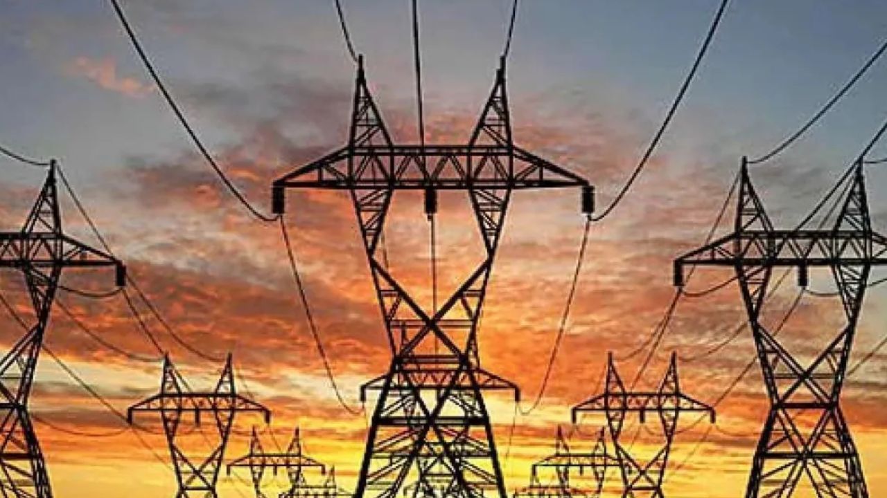 जंग की आंच से यूपी में बिजली की खपत बढ़ी, गैस संकट ने बदली किचन की आदतें
