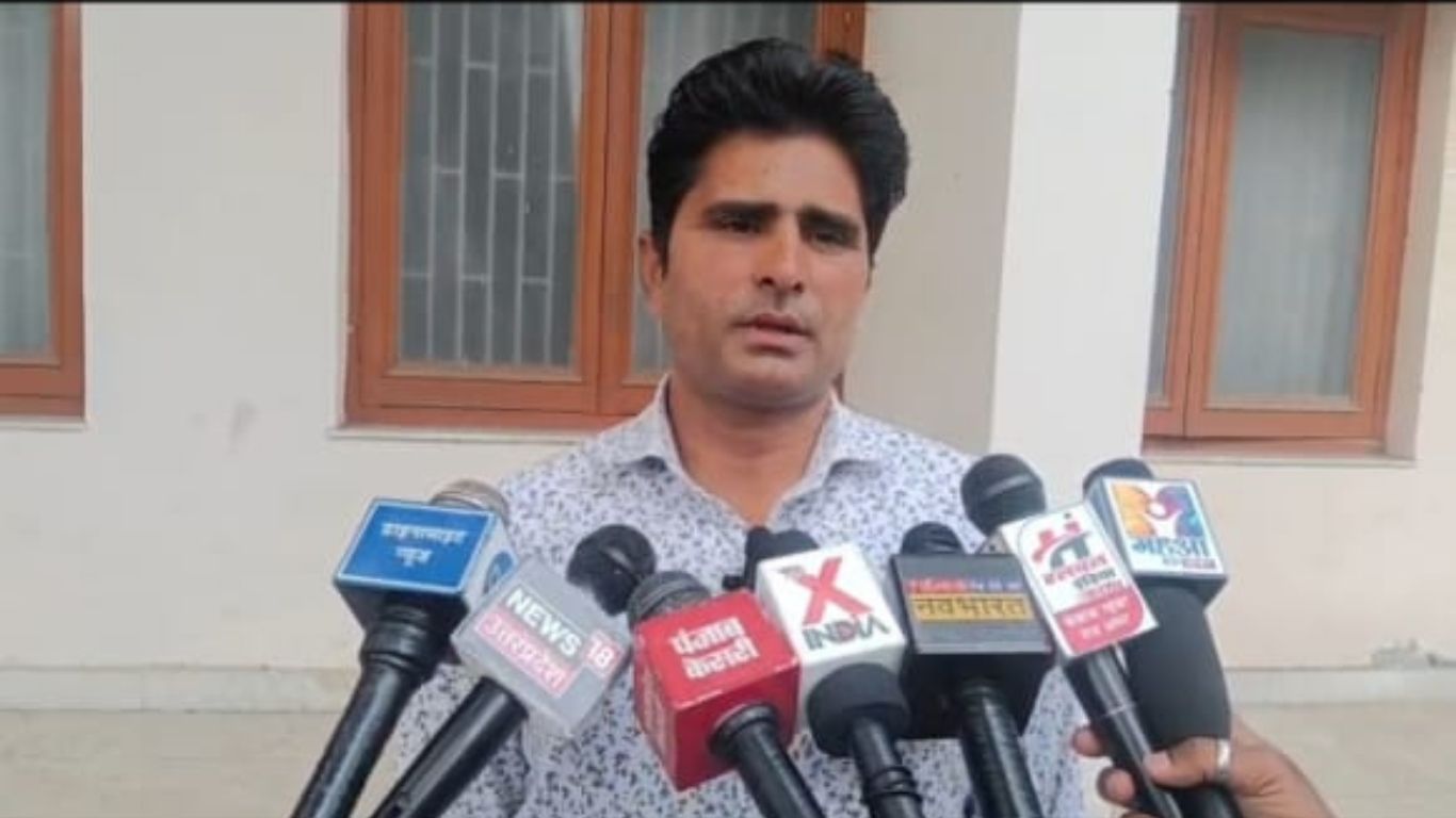 Muzaffarnagar News: मुजफ्फरनगर में किसानों ने खोली अव्यवस्थाओं की पोल, जानिये पूरा अपडेट