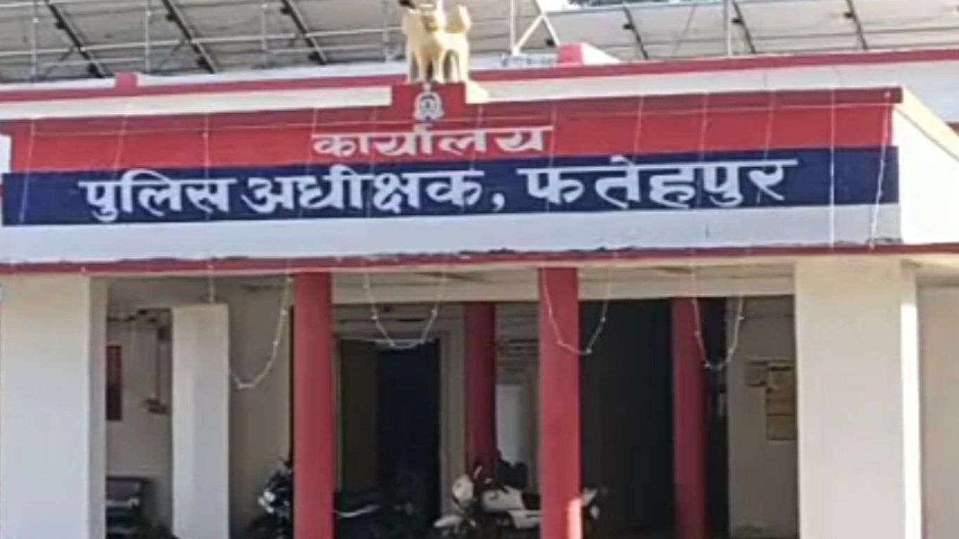 फतेहपुर: संपत्ति के लालच में रिश्तों का कत्ल! पति की मौत के बाद ससुराल वालों ने विधवा और बेटियों को ही पहचानने से किया इनकार