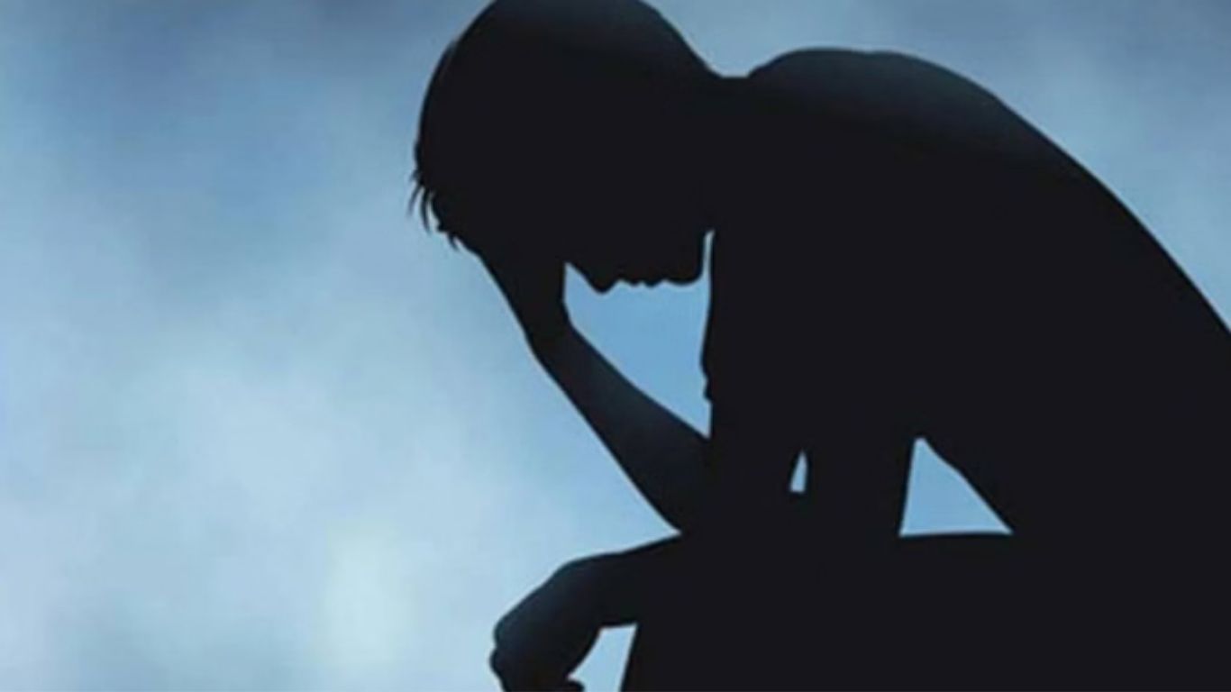 जमीन के कागज पूरे, फिर भी हंगामा! युवक ने क्यों की खुद को जलाने की कोशिश; जानें आखिर सच क्या है?