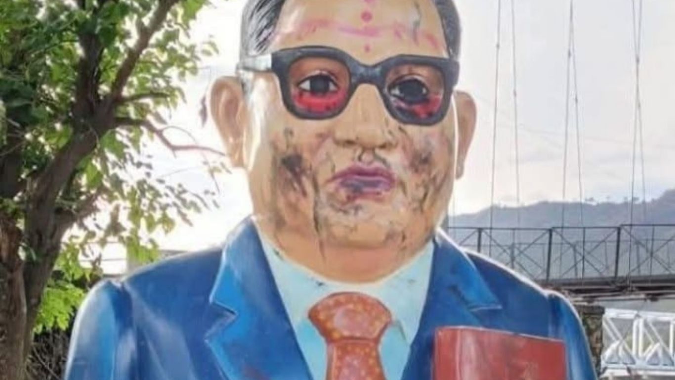 श्रीनगर गढ़वाल में तनाव: आखिर किसने की बाबा साहेब की प्रतिमा के साथ छेड़छाड़? भीम आर्मी ने दिया अल्टीमेटम