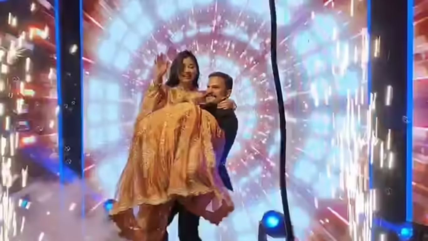 यूपी के दो तेजतर्रार IPS अफसर अब बनेंगे हमसफर, सगाई की तस्वीरों ने जीता सबका दिल; जानिए कब और कहाँ होगी शाही शादी?