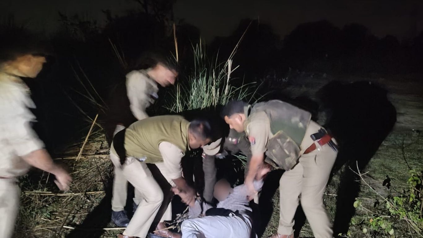 फतेहपुर में पुलिस का बड़ा एक्शन: आखिर लग्जरी गाड़ियों से क्यों बकरा चोरी करते थे ये 9 बदमाश? जानें क्या है वजह