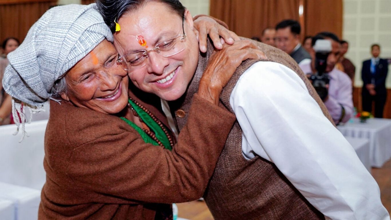 Dehradun CM Dhami: देहरादून में सीएम धामी ने क्या किया, देखकर सब रह गए दंग!