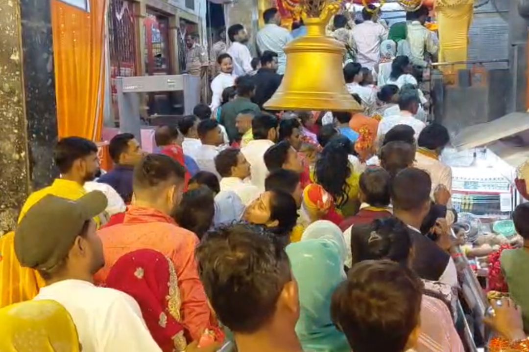 मां विंध्यवासिनी धाम में उमड़ा आस्था का सैलाब, चैत्र नवरात्र के पहले दिन लाखों भक्तों की भीड