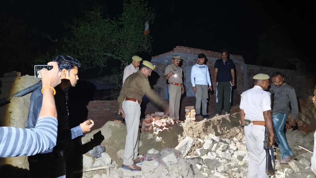 मैनपुरी में अचानक भरभराकर गिरी कच्ची दीवार, मासूमों की चीखों से गूंज उठा गांव…आखिर कैसे हुआ इतना बढ़ा हादसा