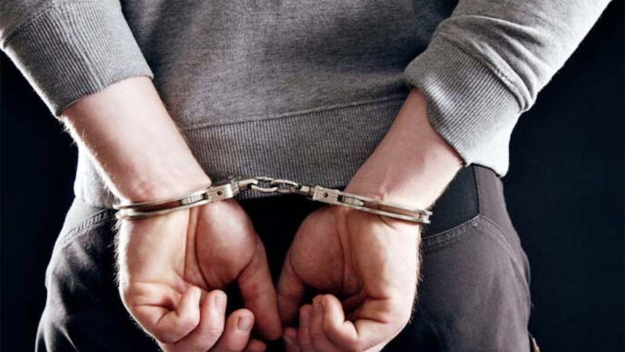 अपराधियों पर गोरखपुर पुलिस का शिकंजा, फरार आरोपियों पर इनाम घोषित; जानिये पूरा मामला