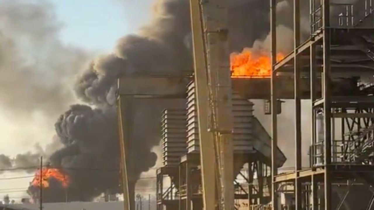अमेरिका के फ्यूल हब में जोरदार धमाका! टेक्सास की सबसे बड़ी रिफाइनरी में जानें क्या हुआ नुकसान?