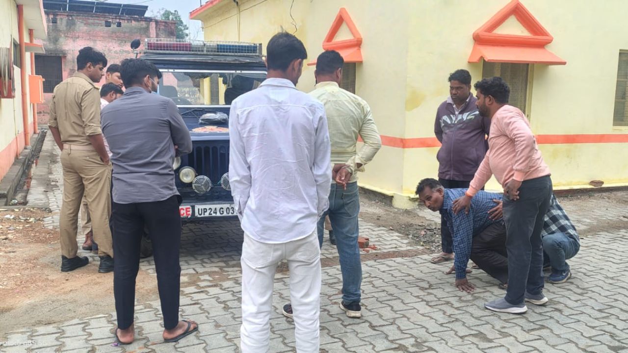 Budaun Accident: गैस सिलेंडर लेने जा रहे था युवक, DCM ने मारी टक्कर; जानें पूरी खबर