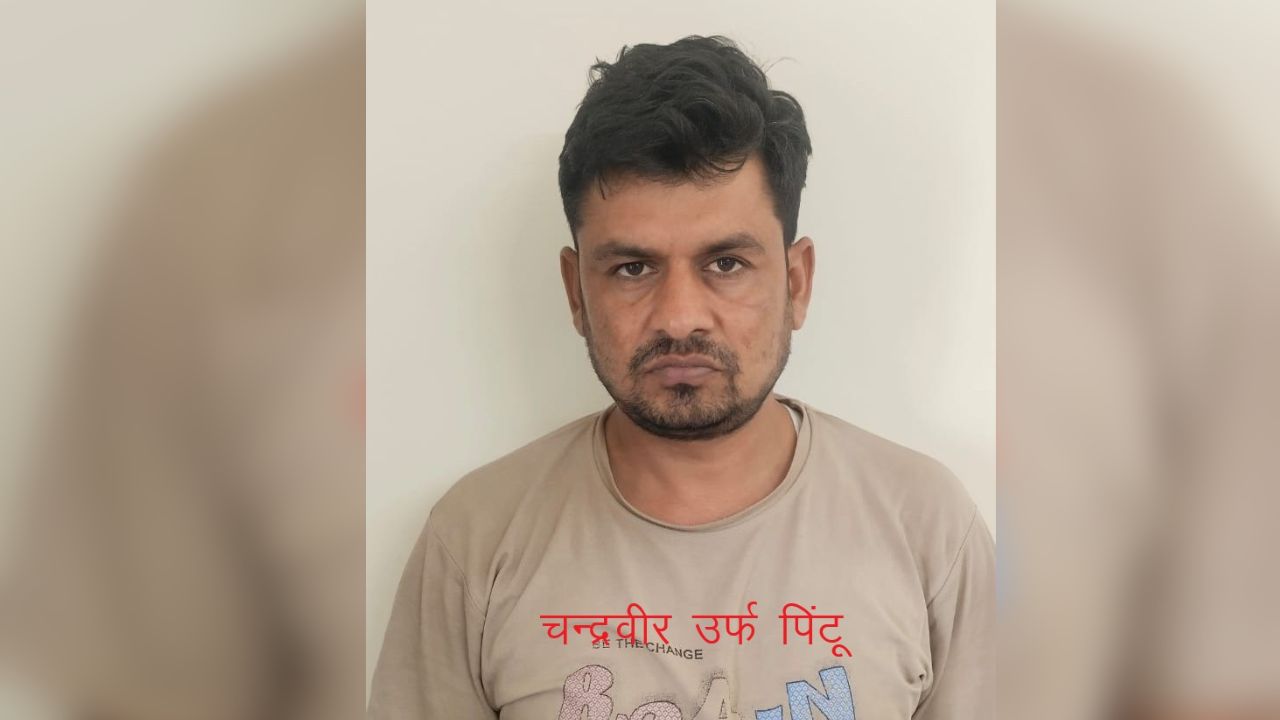 UP STF का बड़ा एक्शन: रायपुर जेल से फरार कैदी पिंटू गिरफ्तार, आगरा के पीपल गेट पर कर रहा था ये काम