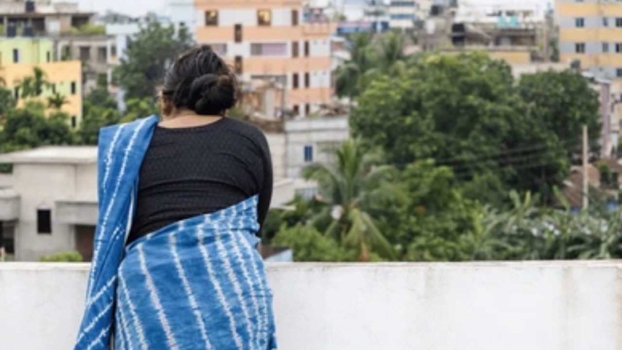 ब्लाउज सुखाने डाले थे… फिर अचानक गायब! और उसके बाद जो हुआ… पढ़ें पूरी खबर