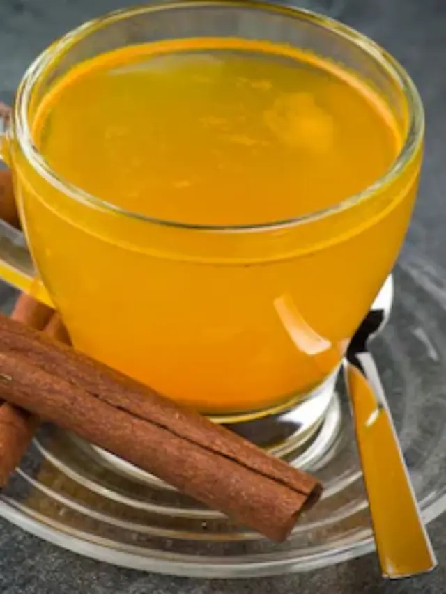 रोजाना हल्दी का पानी पीने से मिलते हैं कई फायदे