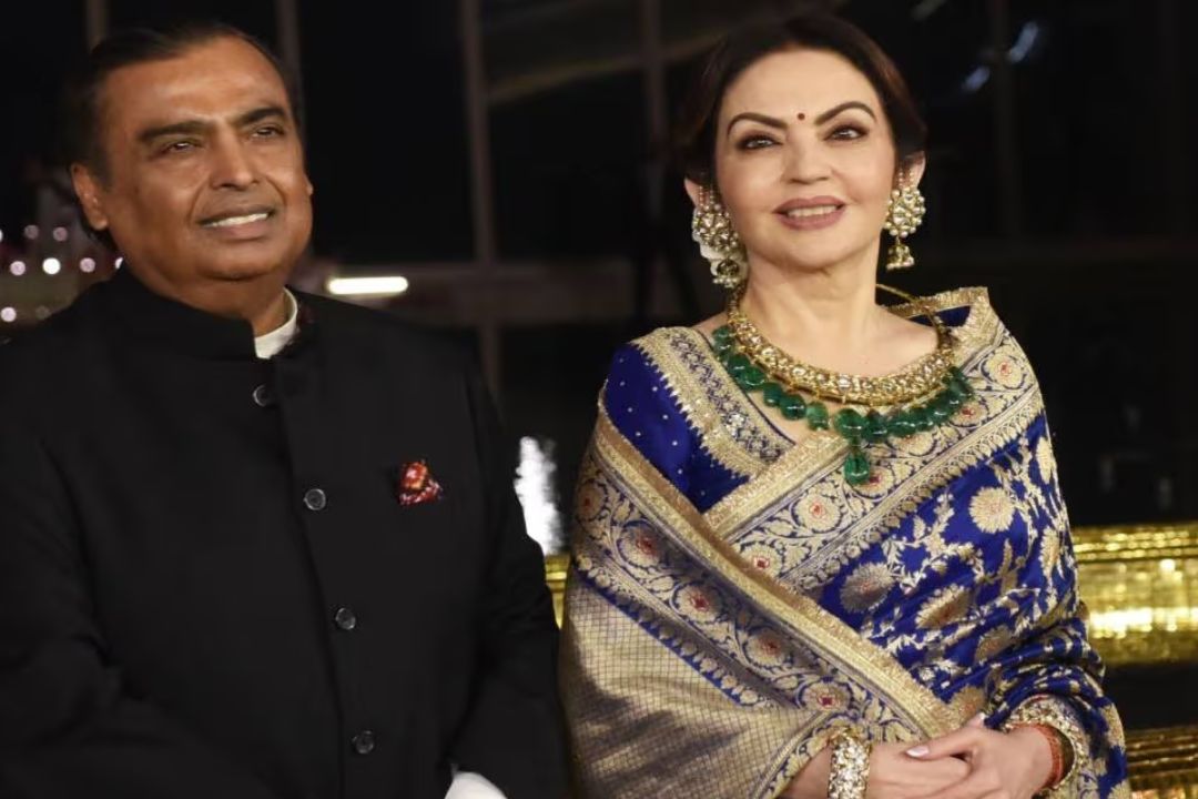 मुकेश अंबानी ने नीता अंबानी का खास अंदाज में जताया आभार, वीडियो सोशल मीडिया पर हुआ वायरल