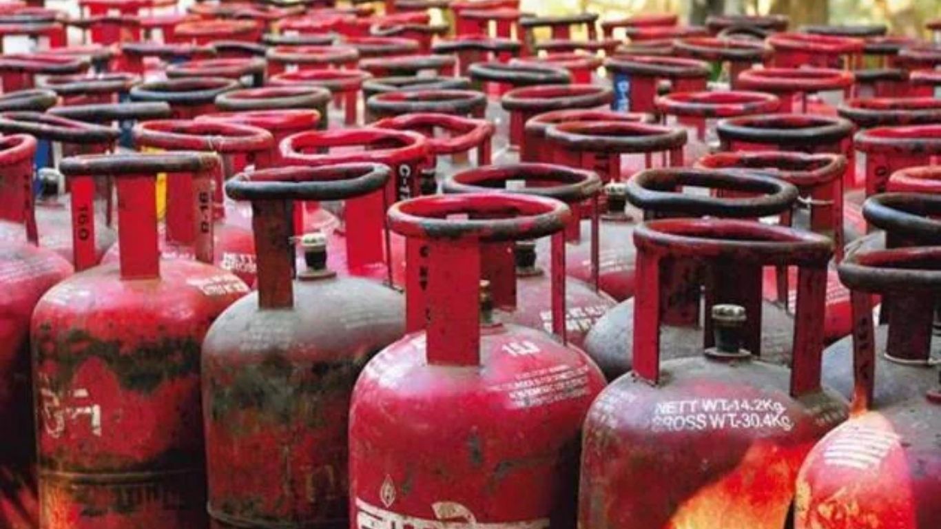 Gonda: मिड-डे मील का गैस सिलेंडर गायब, पुलिस ने आरोपी को ऐसे दबोचा