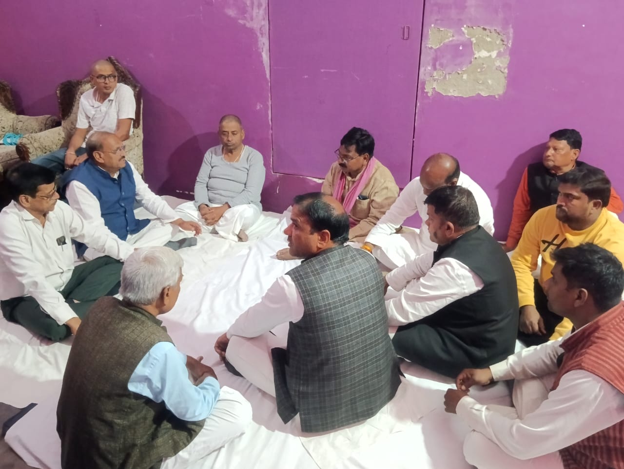 सिसवा में वरिष्ठ सपा नेता शैलेश सुल्तानिया के पिता का निधन, पूर्व मंत्री सुशील कुमार टिबड़ेवाल ने पहुंचकर दी श्रद्धांजलि