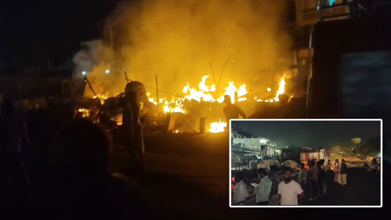 Sonbhadra News: सोनभद्र में भीषण आग से दुकान राख, एक ही पल में उजड़ गया परिवार का सहारा