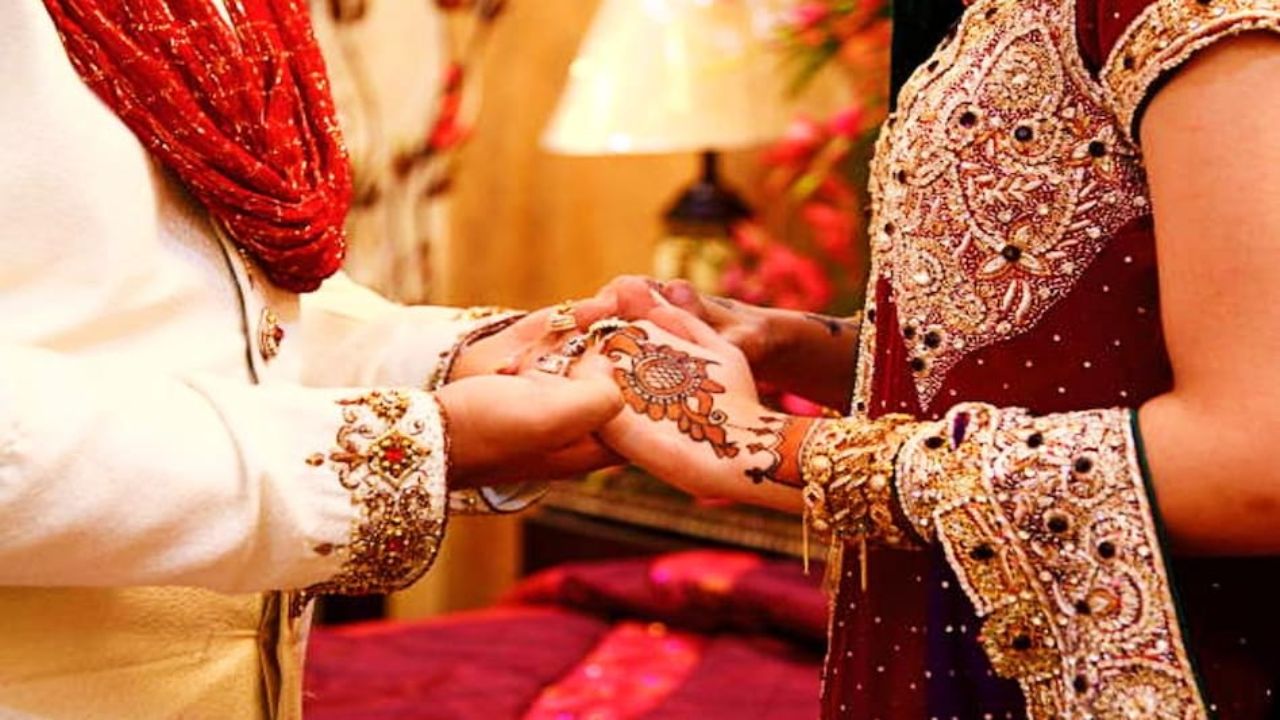 ईरान इजरायल युद्ध के चलते गोरखपुर की दुल्हन का हाल बेहाल, इन हालातों में फंसा दुल्हा