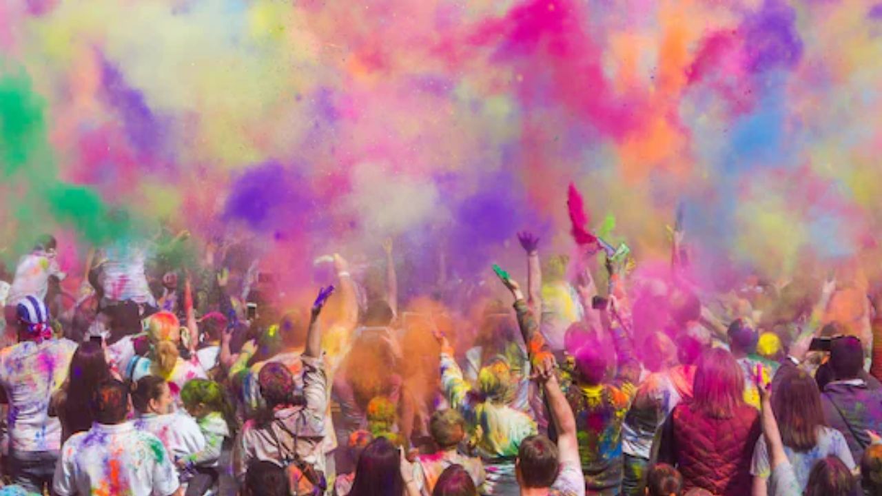 होली से पहले मौसम का बड़ा खेल! यूपी में तेज हवाओं का वार, क्या बरसेंगे बादल?