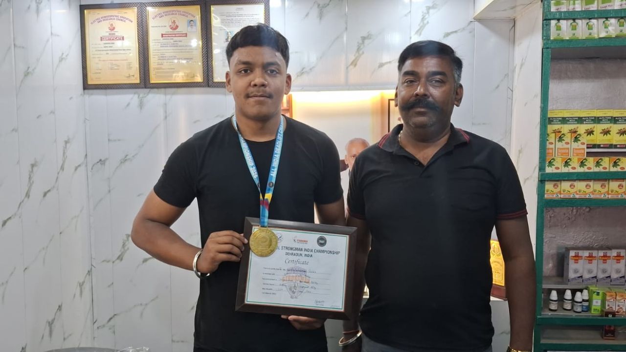 महराजगंज के लाल ने रच दिया इतिहास! छोटे कस्बे के आशीषित ने तोड़ा नेशनल रिकॉर्ड, जानें कौन है वो?