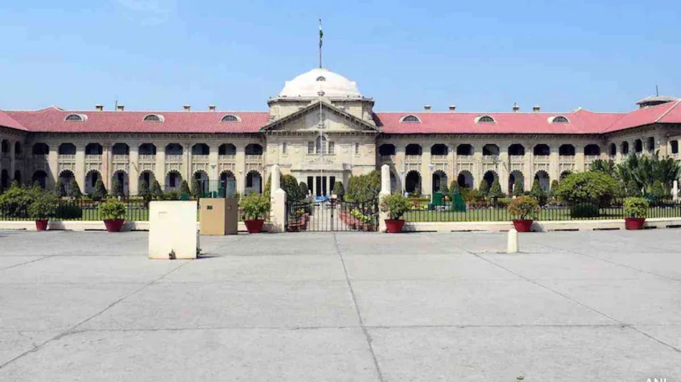 नमाज पर पाबंदी के आदेश पर हाईकोर्ट सख्त, संभल के जिलाधिकारी और पुलिस अधीक्षक को लगाई कड़ी फटकार