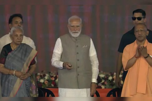 BREAKING: पीएम मोदी ने किया नोएडा इंटरनेशनल एयरपोर्ट का भव्य उद्घाटन, मुख्यमंत्री योगी भी रहे साथ