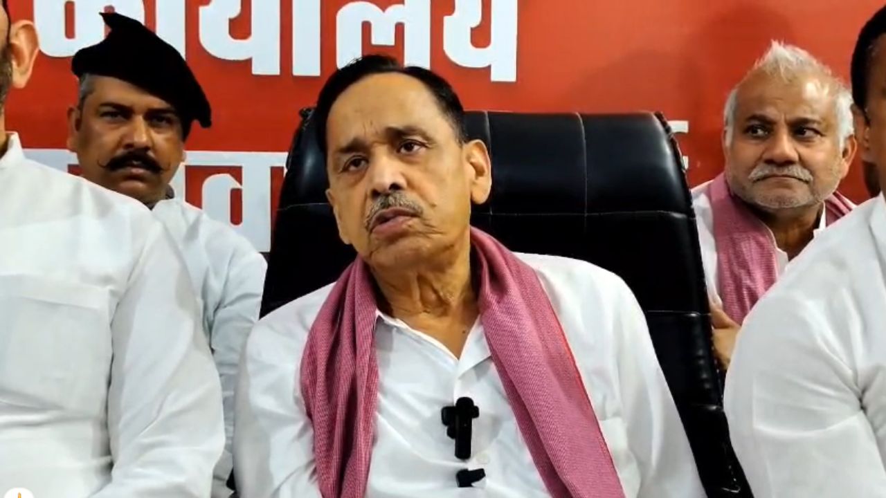 रुद्राक्ष बेचने वाली मोनालिसा की शादी बनी विवाद: सपा नेता ने जताया विरोध, जानिए क्या बोले?