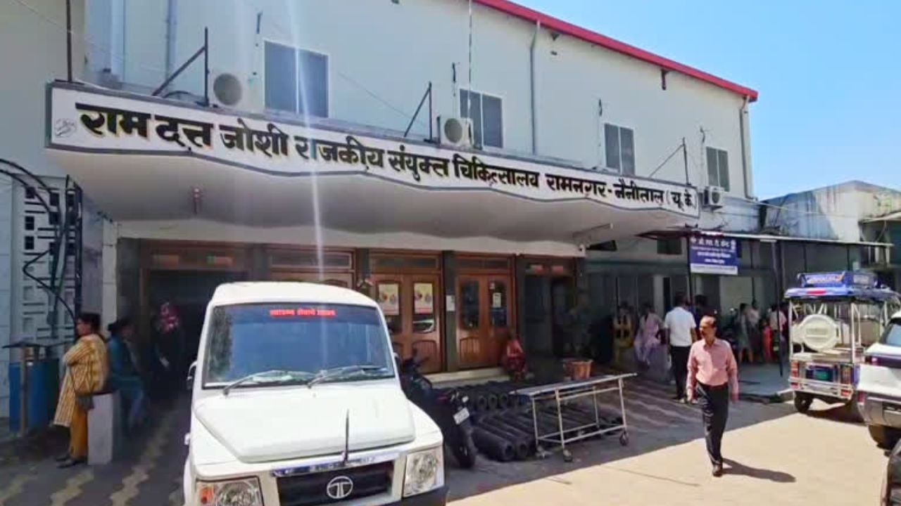 Ramnagar News: मां के सामने ही बेटे ने रेता अपना गला, रोंगटे खड़े कर देगी घटना की वजह