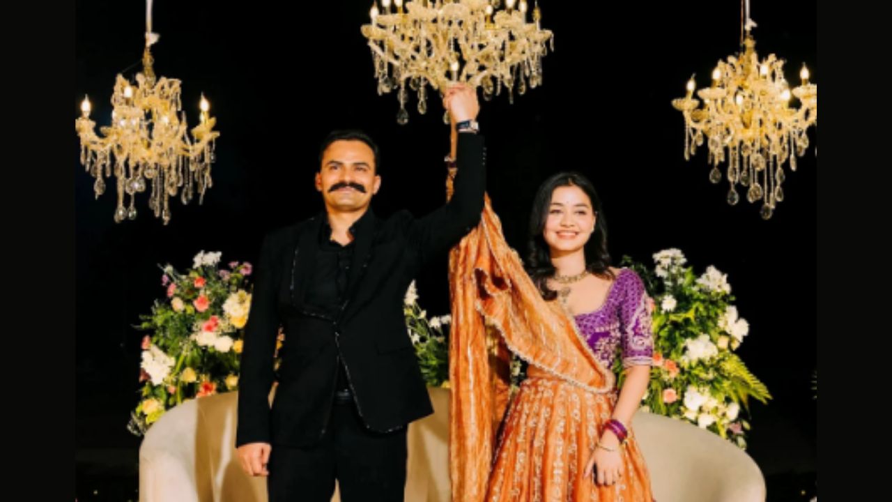 आज कृष्णा बिश्नोई और अंशिका वर्मा सात फेरे लेकर विवाह बंधन में बंधेंगे। शादी के बाद 30 मार्च को भव्य रिसेप्शन आयोजित होगा, जिसमें प्रशासनिक अधिकारी और कई प्रमुख हस्तियों के शामिल होने की संभावना है। आज कृष्णा बिश्नोई और अंशिका वर्मा सात फेरे लेकर विवाह बंधन में बंधेंगे। शादी के बाद 30 मार्च को भव्य रिसेप्शन आयोजित होगा, जिसमें प्रशासनिक अधिकारी और कई प्रमुख हस्तियों के शामिल होने की संभावना है।