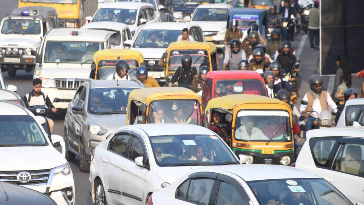 IPL मैच के लिए लखनऊ में ट्रैफिक लॉकडाउन! शहीद पथ बंद, ये रास्ते नहीं जानेंगे तो फंस जाएंगे घंटों जाम में