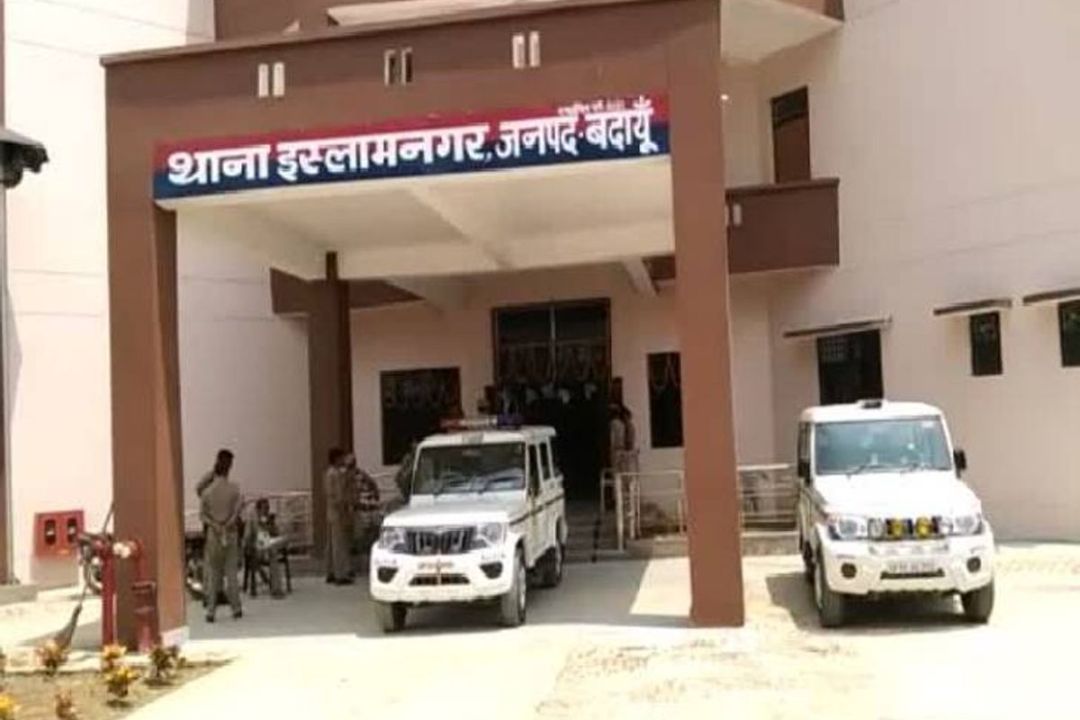 Uttar Pradesh: बदायूं में युवक का शव बरामद, इलाके में मची दहशत