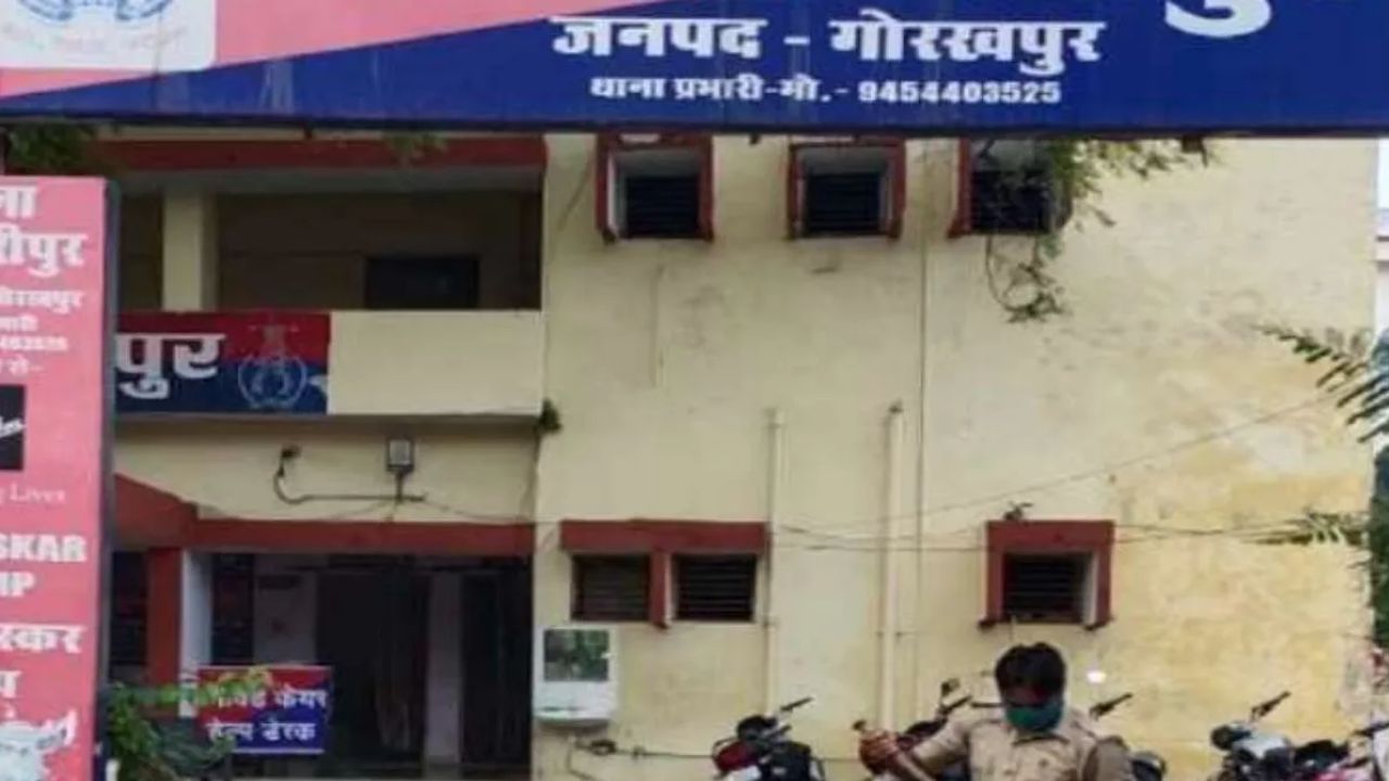 Gorakhpur Crime: सुबह-सुबह खौफनाक मंजर, पेड़ से युवक का शव लटकता देख लोगों में मचा हड़कंप, जानिये पूरी वारदात