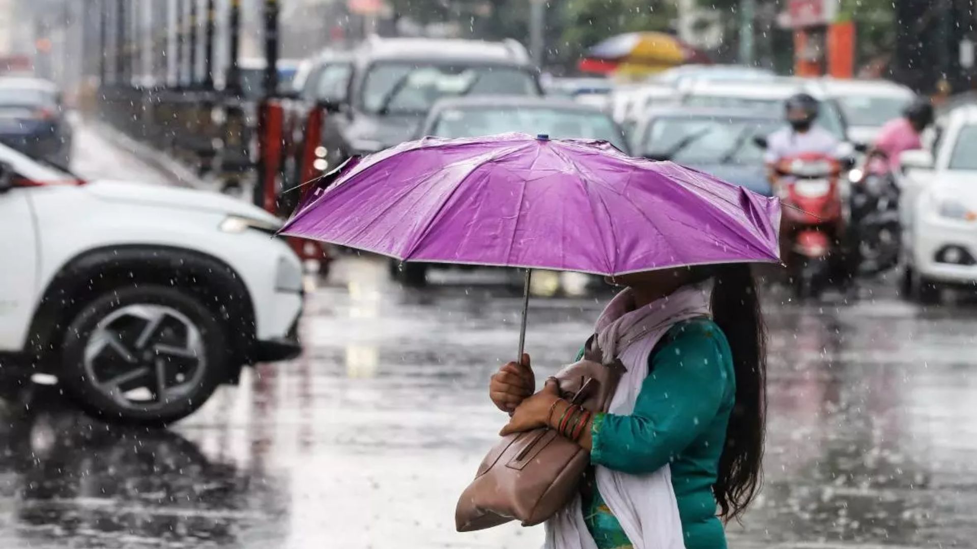 बारिश के बाद ठंडी हवाओं का असर, दिल्ली समेत कई राज्यों में बदलेगा मौसम का मिजाज, जानें ताजा अपडेट