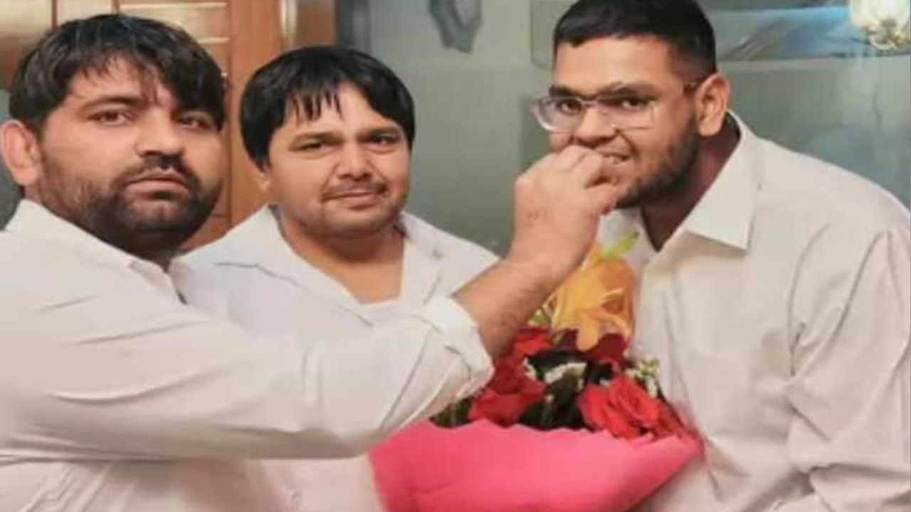 UPSC Result 2025: पंचकूला के बीजेपी नेता के बेटे एकांश ढुल ने यूपीएससी में किया कमाल; पिछले साल आई थी 295वीं रैंक