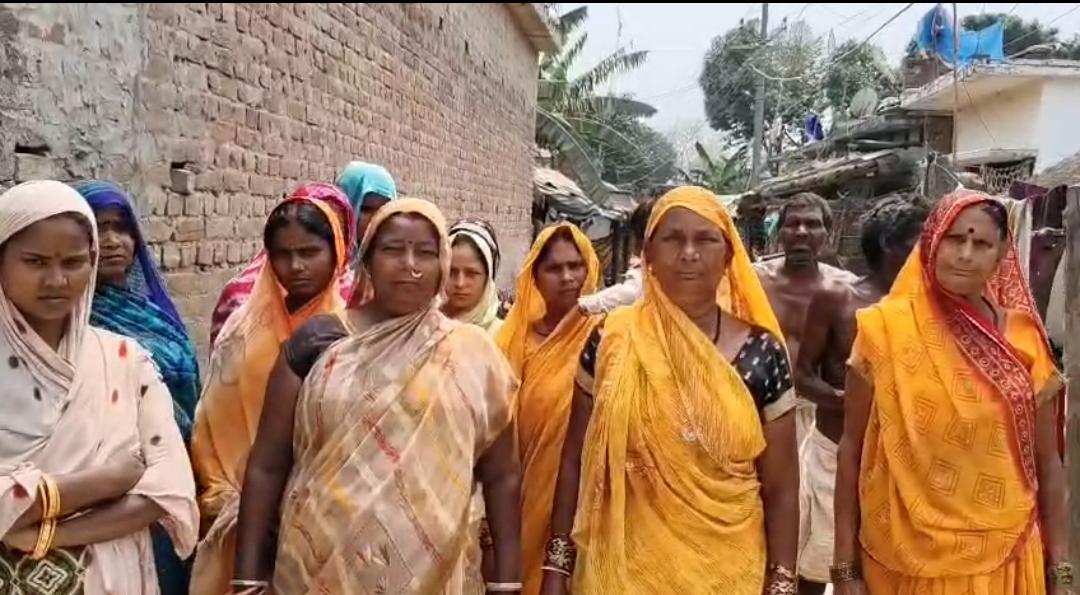 Maharajganj: महराजगंज के मिठौरा में विकास कार्यों की कमी से ग्रामीण परेशान, तेंदुए के आतंक के बीच नारकीय जीवन जीने को मजबूर