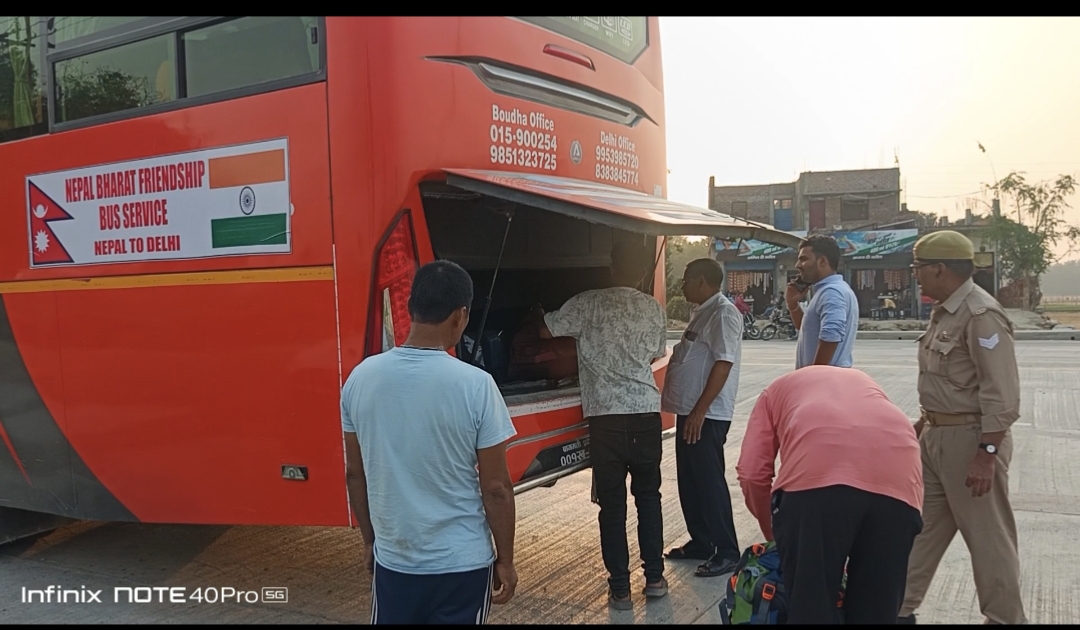 सोनौली हाईवे पर कस्टम का बड़ा चेकिंग अभियान, सरकारी बसों तक की हुई तलाशी