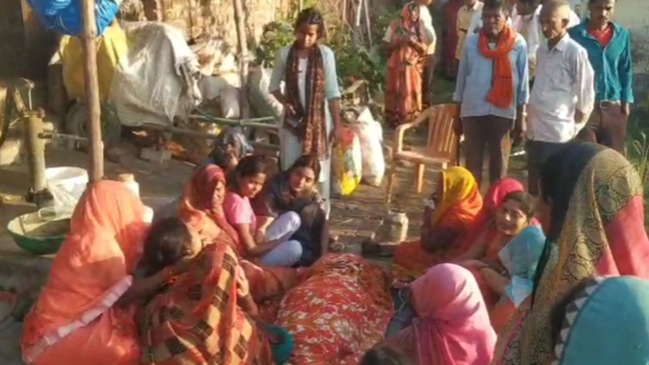 महराजगंज: श्रद्धालुओं से भरी ट्रैक्टर-ट्रॉली नहर में पलटी, 4 की मौत, 24 घायल