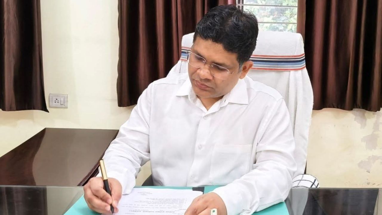 देवघर में बड़ा प्रशासनिक फेरबदल, नए DC और SP ने संभाली कमान; पढ़ें पूरी खबर